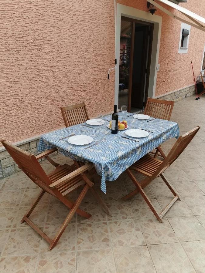 פורץ Apartments Darinka מראה חיצוני תמונה