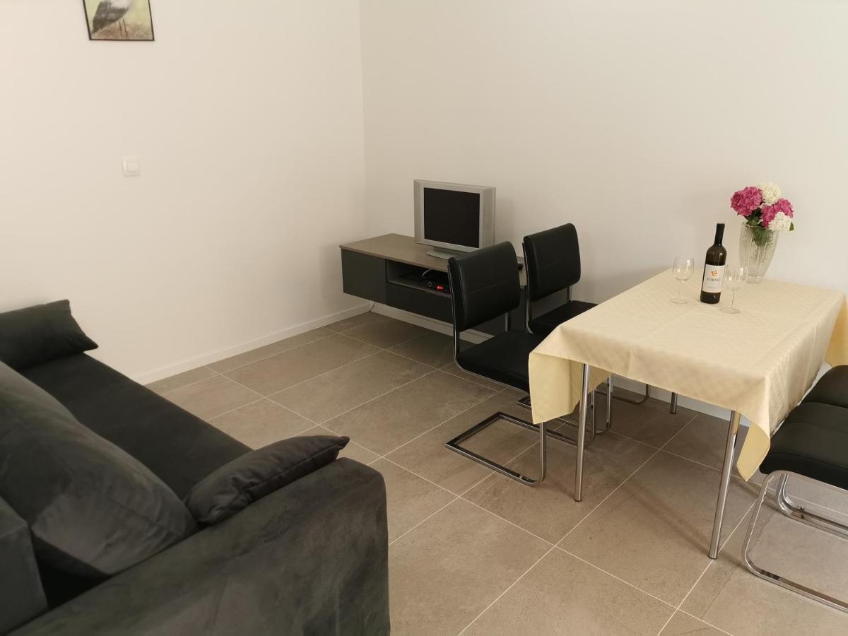 פורץ Apartments Darinka מראה חיצוני תמונה